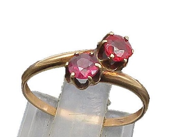 10K GOLD Vintage Prong Set Garnet 2 Stone Petite Band Ring Sz 4.75 GR147
