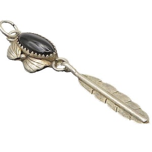 NAVAJO 925 Silver Vintage Black Onyx Feather Floral Leaf Pendant PT19556