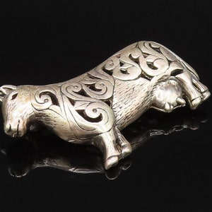 JEZLAINE 925 Silver - Vintage Carved Open Swirl Cow Animal Brooch Pin - BP9594