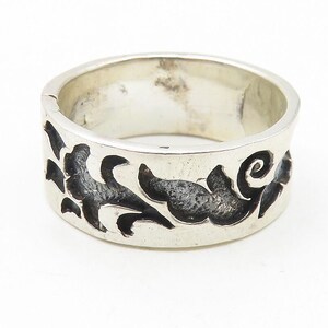 925 Sterling Silver Vintage Oxidized Pattern Shiny Band Ring Sz 7 RG11015