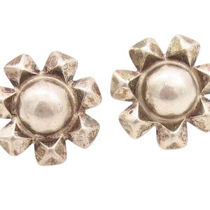 925 Sterling Silver Vintage Earrings Antique Design Puffed Flower EG13657