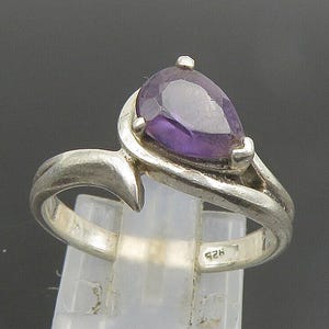 925 Sterling Silver Vintage Pear Shaped Amethyst Bypass Ring Sz 7 RG25154