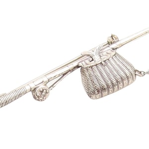 925 Sterling Silber Vintage Brosche Pin BEAU geschnitzt Angeln Tasche & Stock EP11360