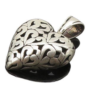 JEZLAINE 925 Sterling Silver Vintage Swirl Love Heart Dome Pendant PT17044