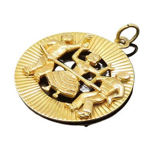 Ciondolo rotondo vintage in oro 10 carati con persone che giocano al limbo, GP098