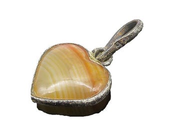 925 Sterling Silver Vintage Petite Agate Love Heart Pendant PT18055