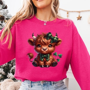 St Patrick&#39;s Day Highland Cow Bow Sweatshirt Retro St Patricks Shirt St Patrick&#39;s Day Shirt Shamrock Sweatshirt Western St Patricks&#39; shirt