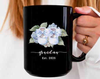 First Time Grandma Mug, New Grandma Gift, First Grandchild, Grandma Est 2025 Coffee Cup, Pregnancy Reveal Gift for Mom 004