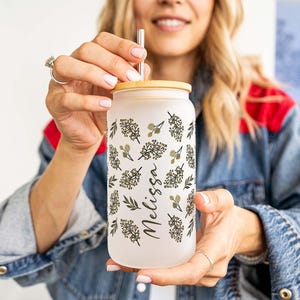 Personalized Floral Iced Coffee Cup, Wildflower Glass Tumbler, Wildflower Sipper Glass Can, Spring Floral Libby Cup, Gift for Her 055