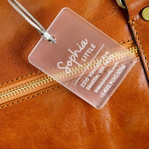 Engraved Acrylic Luggage Tag Travel Bag Tags Mother&#39;s Day Wedding Gift Honeymoon Personalized Name TagPilot Crew Hostess Birthday Gift M1
