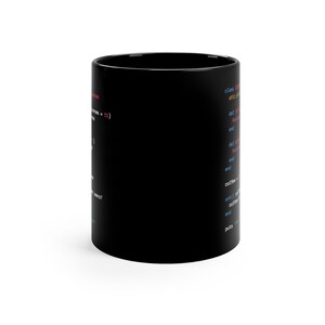 Pode incluir: Caneca de caf&eacute; preta com texto branco que diz "class Coffee <br>attr_accessor :<br>def initialize<br>  @ounces = 11<br>end<br>def drink<br>  @ounces -= 1<br>end<br>end<br>coffee = Coffee.new<br>until coffee.ounces == 0<br>  coffee.drink<br>end<br>puts "Enjoy!" "