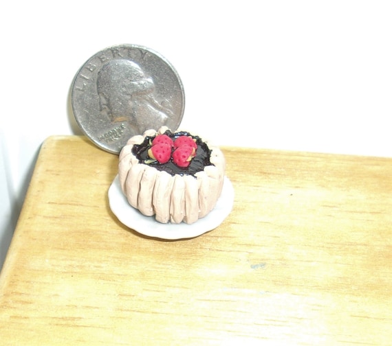 1:12 Dollhouse Miniature Berry Topped Cheese Cake BD K2133