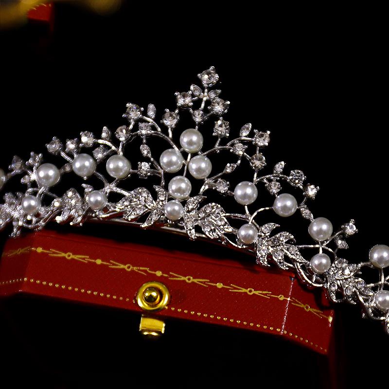 ⚡Reduced ⚡Diamond accent tiara PIPPA Simulated Diamond Tiara main image 4