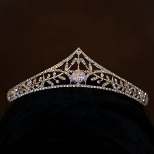 Kleine Zirkon Kristall Krone, minimalistische Tiara für Kinder und Bräute, funkelndes Kopfschmuck für Brautjungfern, Geburtstag oder Aufführung