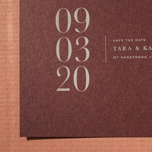Biglietto Save The Date minimalista con busta abbinata