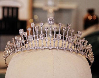 Crystal Bridal Crown, Elegant Wedding Tiara, Silver/Gold Plated