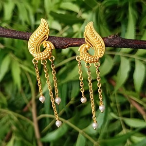 Boucles d'oreilles pendantes avec perles en plaqué or 18 carats, serti clos