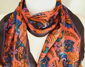 Vintage Museum  Fine Arts of Boston silk scarf. 100 % silk scarf. Short fringe. 49 x 16 " /125 x 40 cm