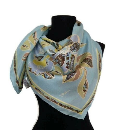manlio bonetti Foulard lettrage imprim\u00e9 style d\u00e9contract\u00e9 Accessoires Châles Foulards