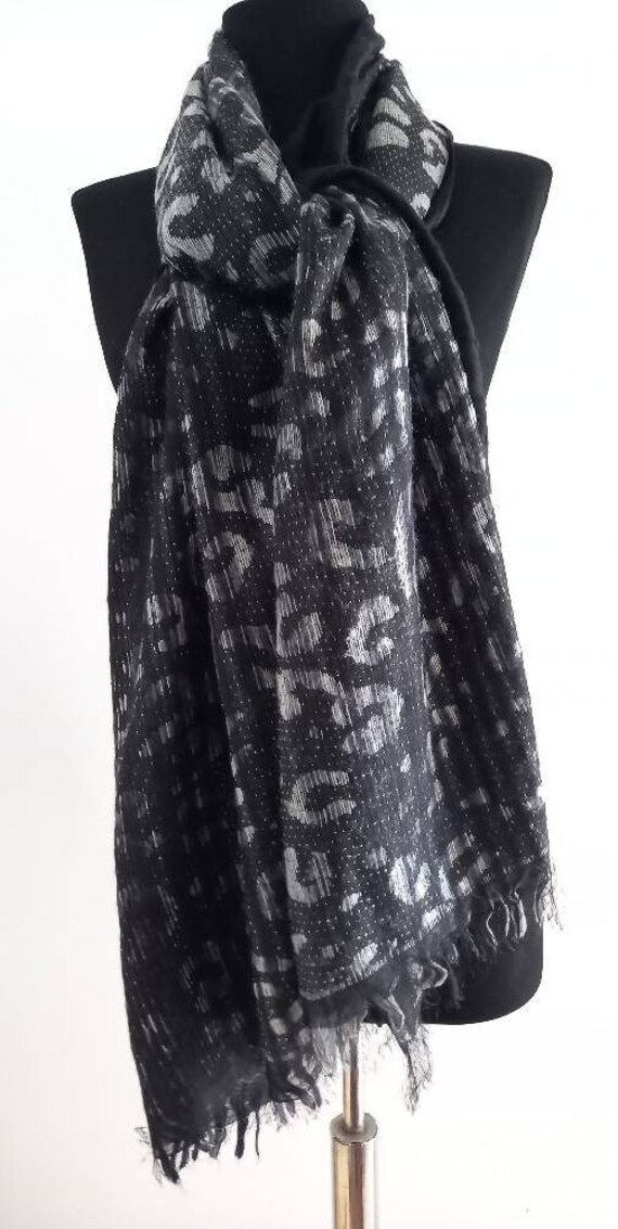 Large long vintage  animal print black grey scarf… - image 4