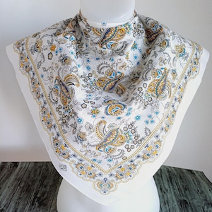 Vintage white cotton summer scarf. Unused, gift idea.72 x 72 cm  / 28 x 28&#39;&#39;