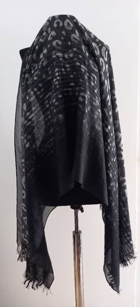 Large long vintage  animal print black grey scarf… - image 5