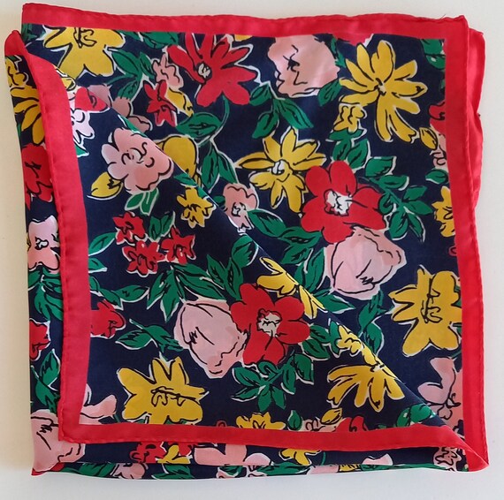 Vintage Tara Jarmon floral design small square si… - image 10