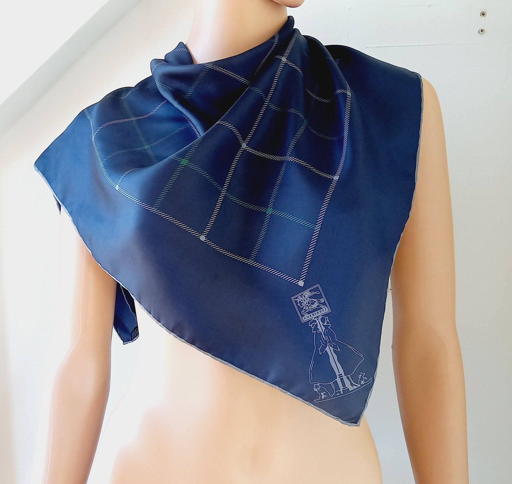 ヴィンテージBurberrysシルク100%ストール ヴィンテージBurberrysシルク100%ストール