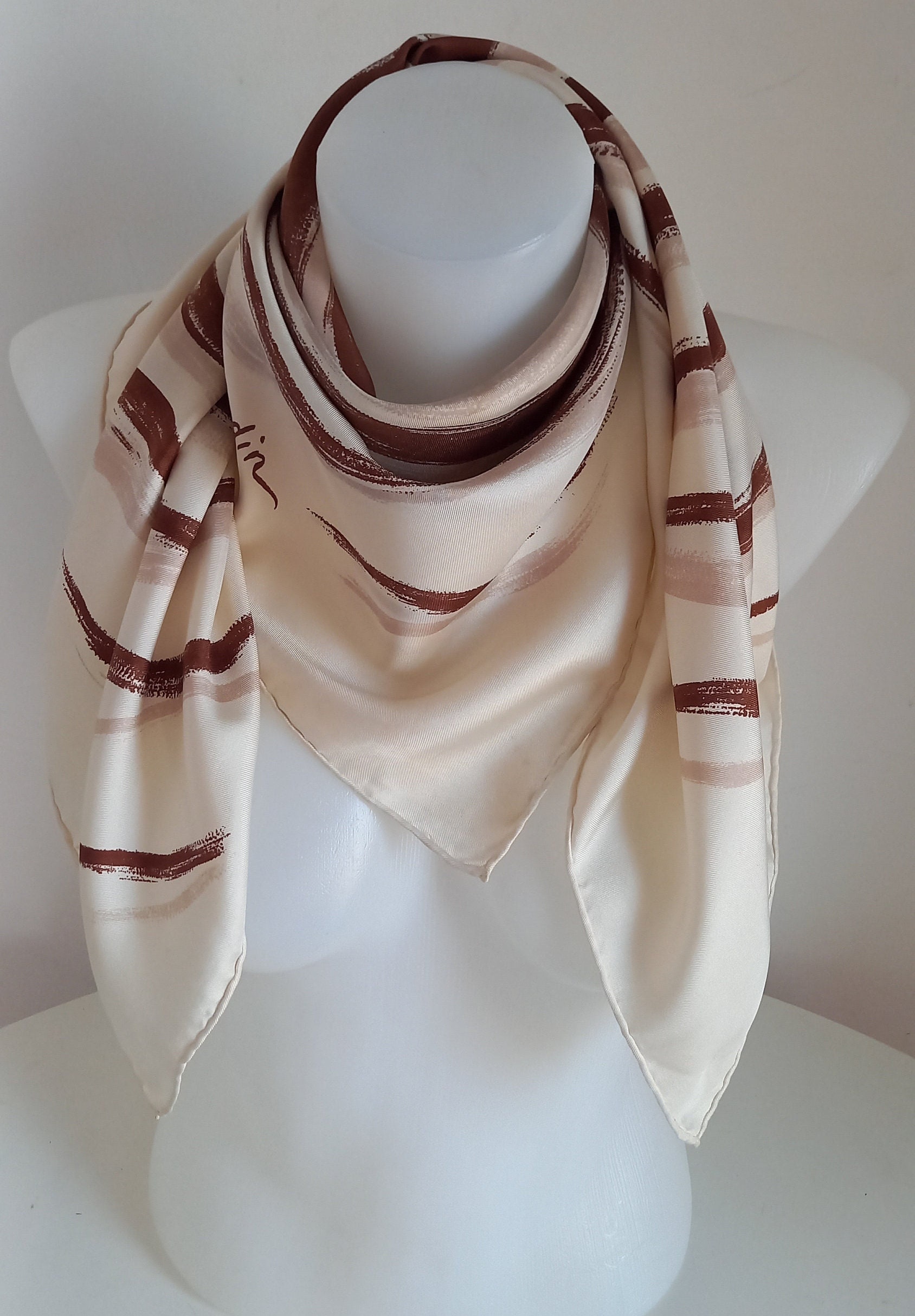 Vintage L. Bodin Silk Scarf.ivory Silk Scarf 85 X 85 Cm