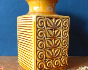 Carstens Tönnieshof vase - retro 60s/70s WGP vase 7185-15, mustard, geometric and ribbed relief pattern - mid-century ceramic vase