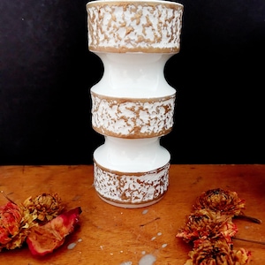 MCM vase in white and gold - KPM Royal Porzellan Bavaria - elegant white Kerafina vase for 60s or 70s enthousiasts 16 cm