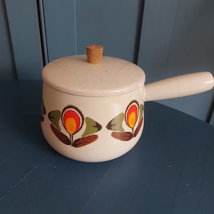 Aubecq enamel fondue pot 70s - vintage fondue pot in great condition with beautiful design (St. Amand Louisane)