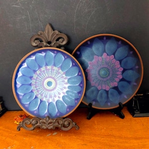 2 KMK Kupfermühle Viola wall plates blue & purple 70s 80s home decor - West German pottery