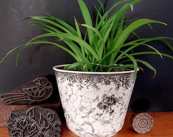 Villeroy and Boch cachepot - black and white planter with Alt Mettlacher copper engraved design D 21.5 cm