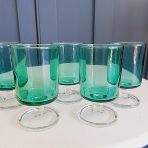 5 Luminarc France Cavalier aperitif glasses - green  - 70s - Retro stem barware, smoked glass