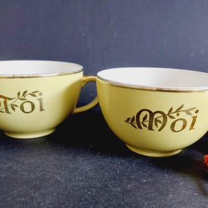 Villeroy und Boch cups Toi and Moi - VB tea cups or coffee cups in yellow with gold rim 40s or 50s tableware shabby style home decor