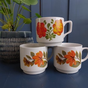 3 Tognana/Monopoli mugs from Italy - 70s stackable large coffee mugs or tea mugs - Vintage flower power