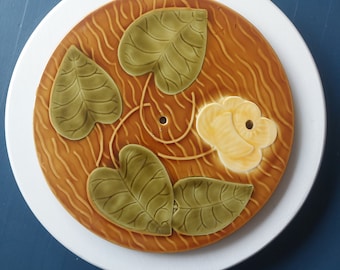 Sarreguemines cake platter or cheese platter  -  Barbotine from Lorraine - water lilies   Plateau à fromage