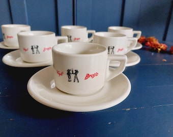 6 tazas y platillos para espresso de ACF Italia: tazas vintage blancas con diseño de basio en rojo y negro