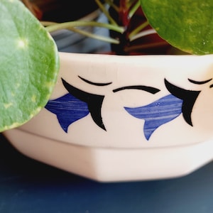 Granit Hungary serving bowl - beautiful shabby style/cottage style bowl, blue sponge-print flowers - 19.5 cm - planter fruit bowl salad bowl