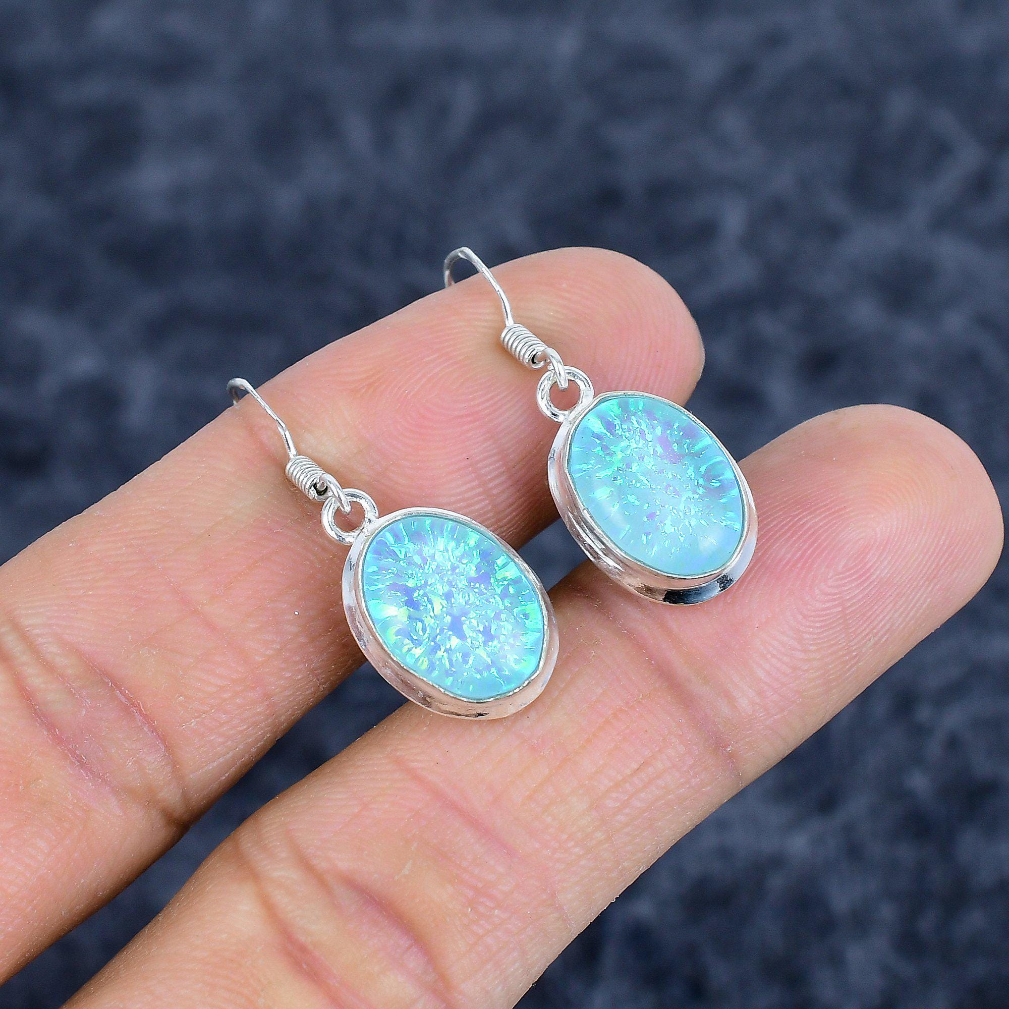 Orecchini Pendenti A Infradito Con Opale Blu Oceano - Argento Filled