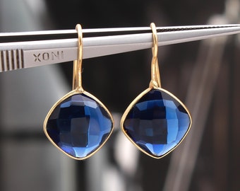 Orecchini a bottone in argento sterling 925 con tanzanite e smeraldo: alone di diamanti pavé - Italia