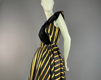 Striped black and gold satin dress - Approximately size 36 Late 1940s - 1950s