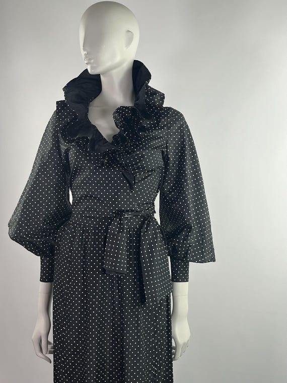 GIVENCHY Nuova boutique Completo da sera in seta a pois bianchi