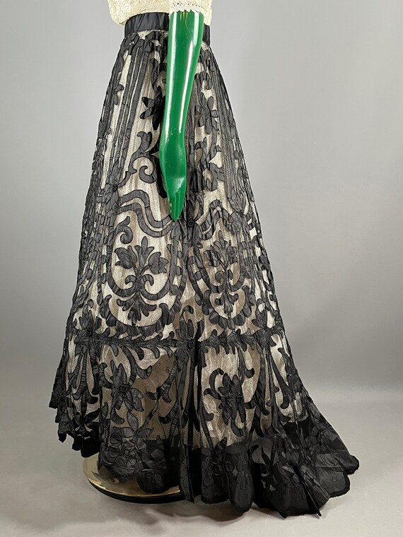 1900 - Top of skirt in volute tulle and silk - image 1
