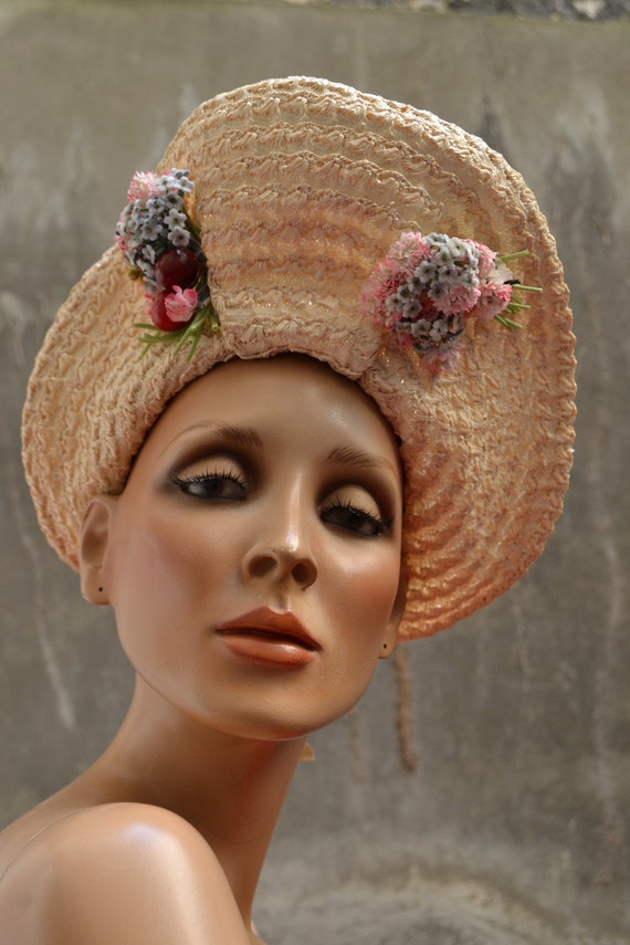 1940 - Oversize halo hat - Decoration of bouquets… - image 3