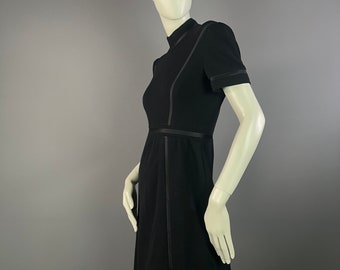 PIERRE BALMAIN - Haute Couture - Black wool and satin dress - Approx. size 38 - Late 60s