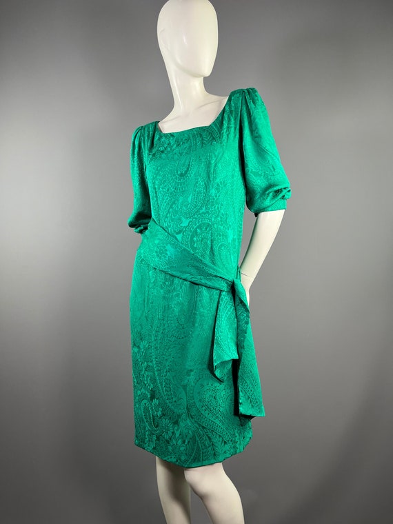 80s - Emerald Green Silk Cocktail Dress with Belt - Approximately Size L