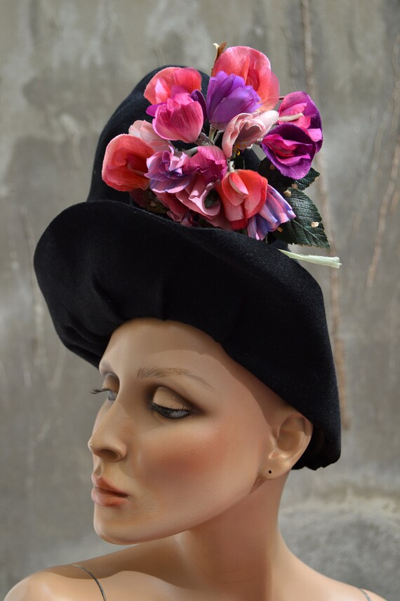 1940 - Hat ZAZOU Halo hat and bouquet oversize - e