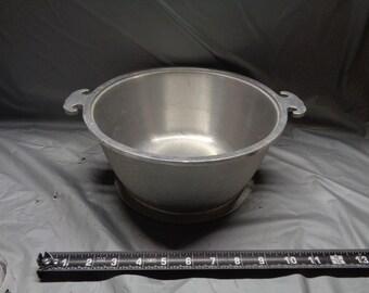 Vintage Guardian Service Cast Aluminum 9" Dutch Oven Cookware Pot